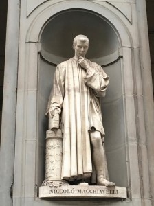 macchiavelli statue
